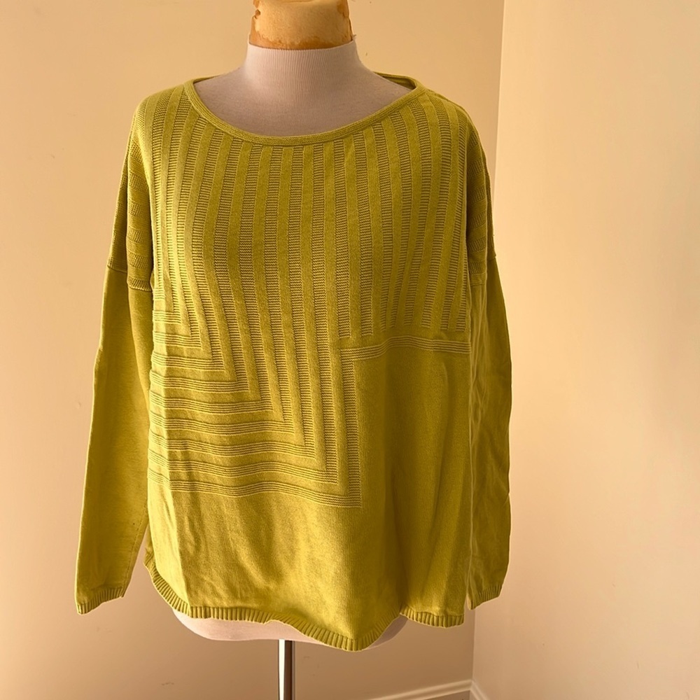 Lafayette 148 New York, generous small chartreuse knit sweater top.